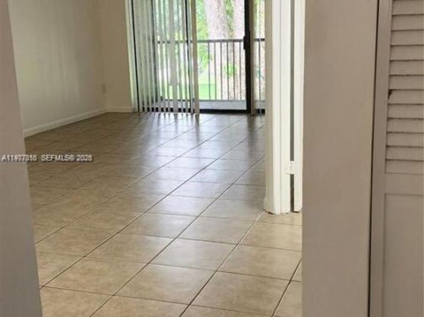 3948 NW 87th Ave 3948, Sunrise FL 33351