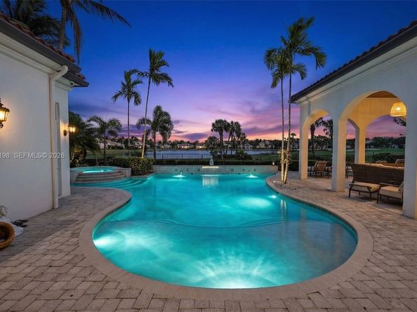 678 Hermitage Cir, Palm Beach Gardens FL 33410
