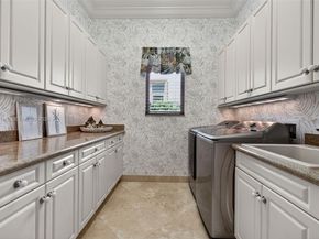 678 Hermitage Cir, Palm Beach Gardens FL 33410