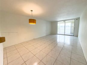 1100 NE 191st St 25E, Miami FL 33179