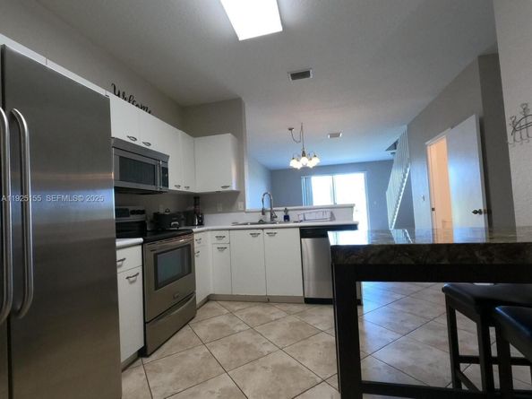 Undisclosed Address #A11925155, Weston FL 33327