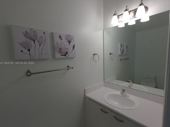 Undisclosed Address #A11925155, Weston FL 33327