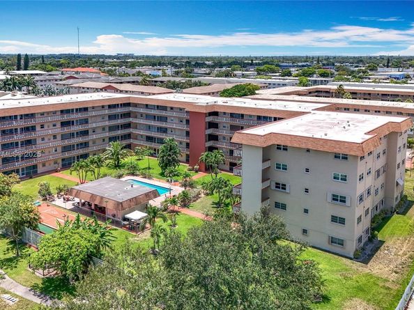 5300 Washington St U305, Hollywood FL 33021