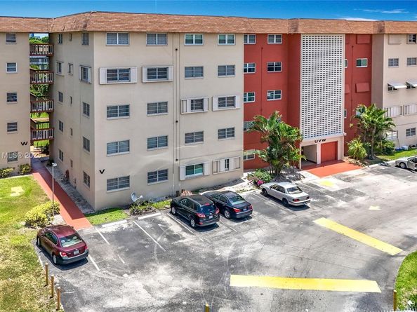 5300 Washington St U305, Hollywood FL 33021