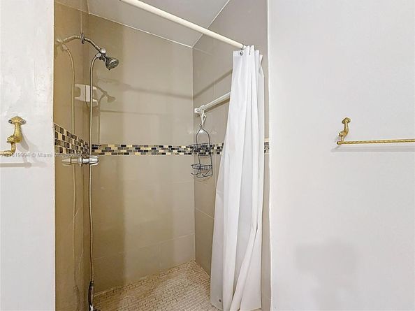 5300 Washington St U305, Hollywood FL 33021