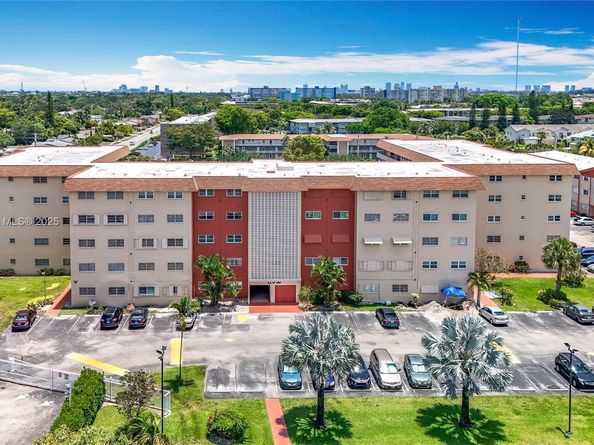 5300 Washington St U305, Hollywood FL 33021