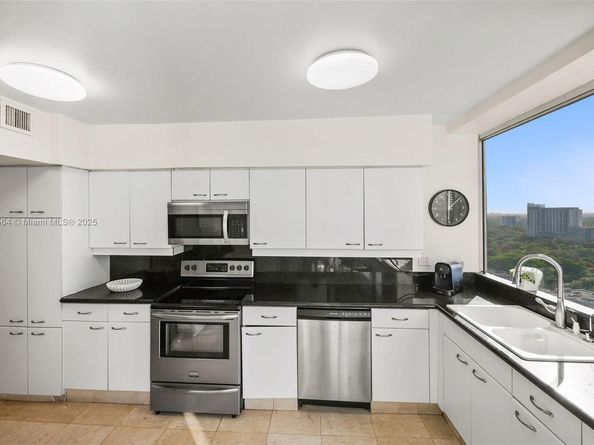 1541 Brickell Ave A2102, Miami FL 33129