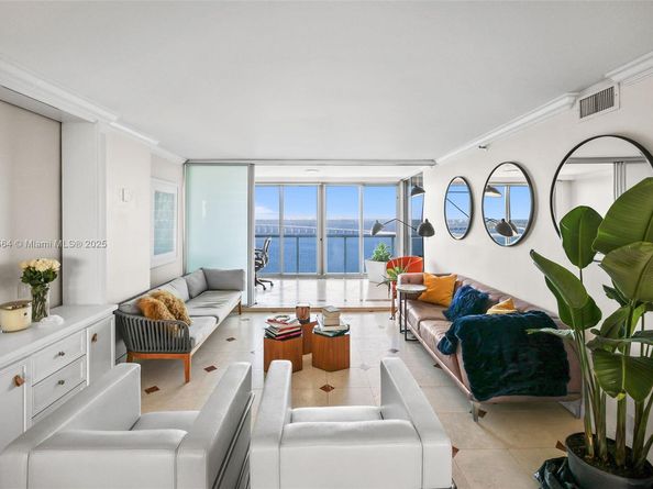1541 Brickell Ave A2102, Miami FL 33129