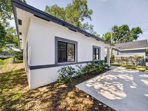 1864 NW 84th St, Miami FL 33147