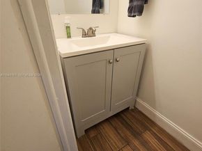 10332 NW 3rd St, Pembroke Pines FL 33026