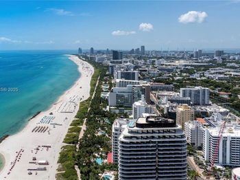 3200 Collins Ave