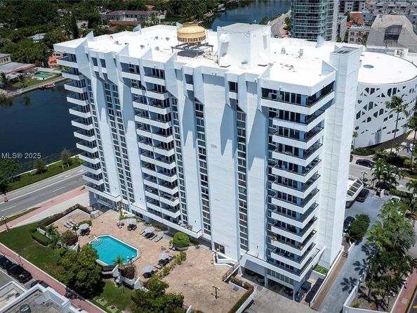 3200 Collins Ave 84, Miami Beach FL 33140