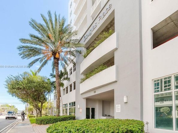 60 NW 37th Ave 405, Miami FL 33125