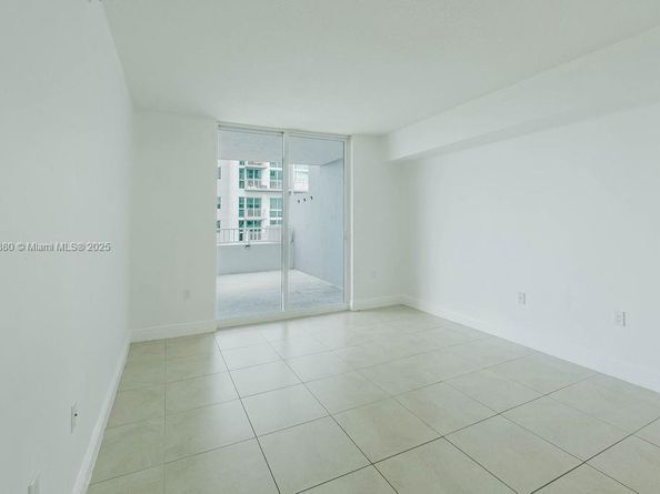 60 NW 37th Ave 405, Miami FL 33125
