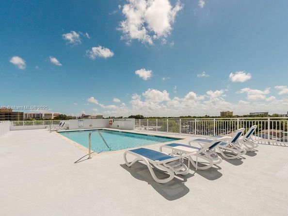 60 NW 37th Ave 405, Miami FL 33125