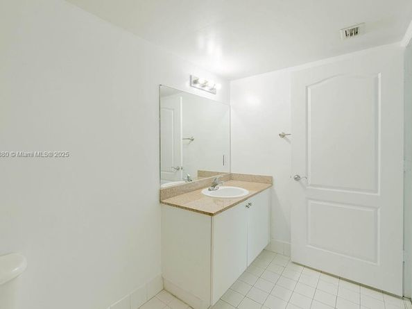 60 NW 37th Ave 405, Miami FL 33125