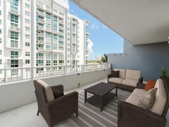 60 NW 37th Ave