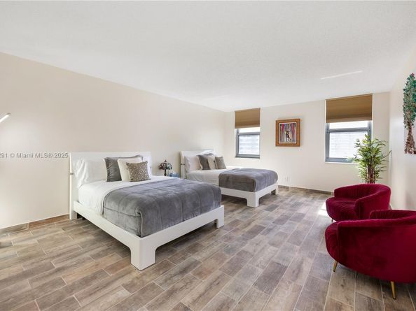1920 S Ocean Dr 7A, Hallandale Beach FL 33009