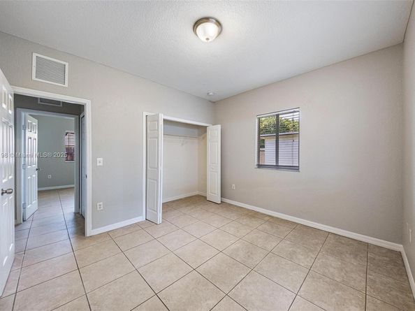 6124 SW 39th St, Miramar FL 33023