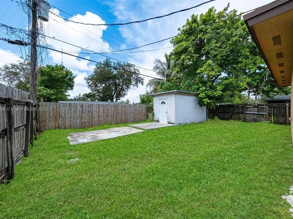 6124 SW 39th St, Miramar FL 33023
