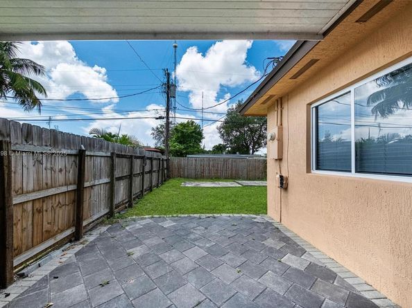 6124 SW 39th St, Miramar FL 33023