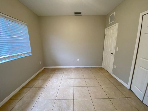 6124 SW 39th St, Miramar FL 33023