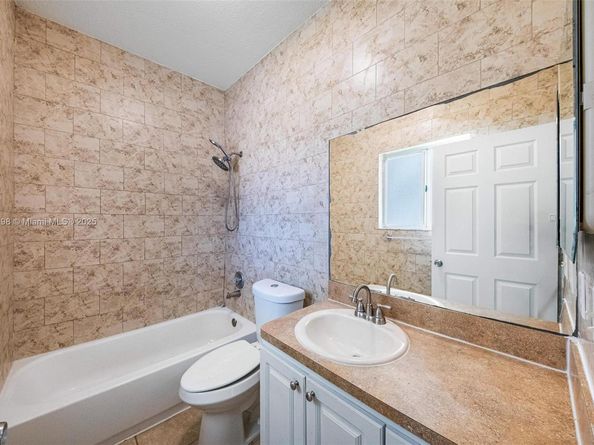 6124 SW 39th St, Miramar FL 33023