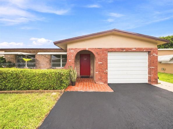 1221 NW 45th St, Deerfield Beach FL 33064
