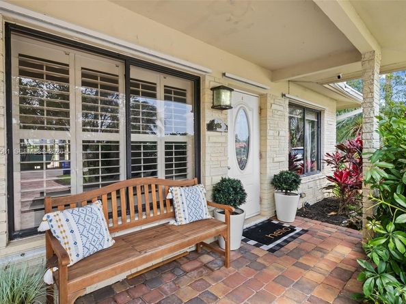 2395 SE 6th St, Pompano Beach FL 33062