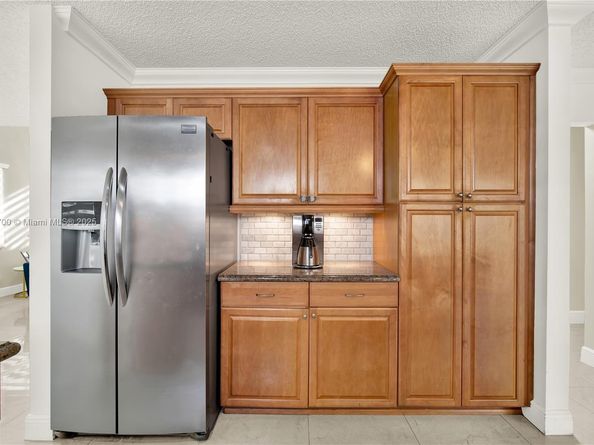 9602 NW 8th Cir, Plantation FL 33324