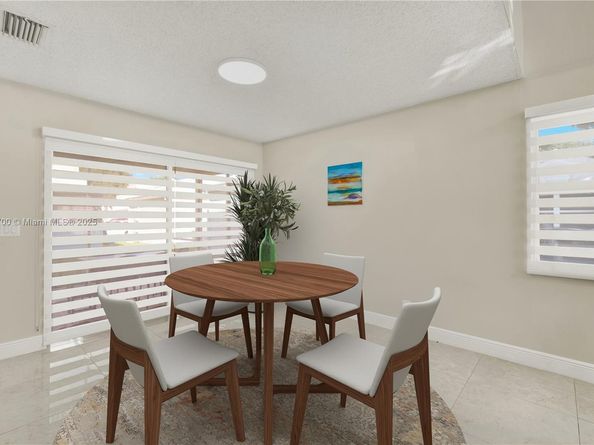 9602 NW 8th Cir, Plantation FL 33324