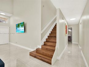 9602 NW 8th Cir, Plantation FL 33324