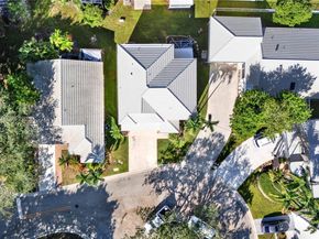 9602 NW 8th Cir, Plantation FL 33324