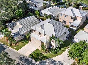 9602 NW 8th Cir, Plantation FL 33324