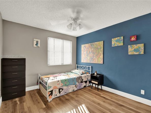 9602 NW 8th Cir, Plantation FL 33324