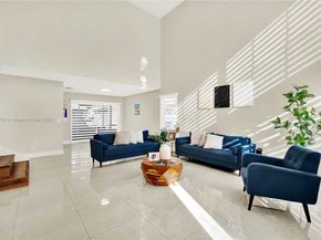 9602 NW 8th Cir, Plantation FL 33324