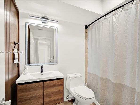 9602 NW 8th Cir, Plantation FL 33324