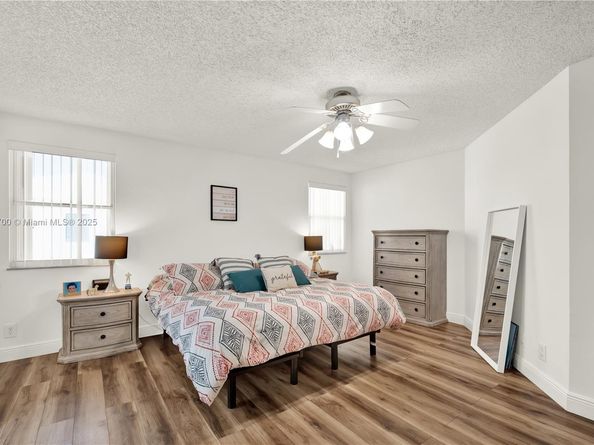9602 NW 8th Cir, Plantation FL 33324