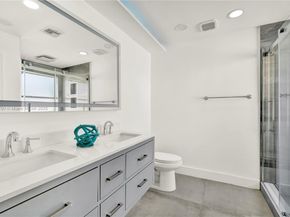 9602 NW 8th Cir, Plantation FL 33324