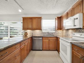 9602 NW 8th Cir, Plantation FL 33324