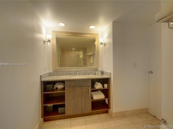 2670 E Sunrise Blvd 623, Fort Lauderdale FL 33304
