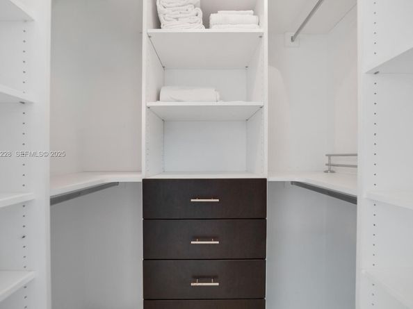 1155 Brickell Bay Dr 2409, Miami FL 33131