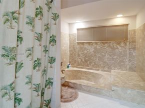 17349 NW 62nd Pl, Hialeah FL 33015
