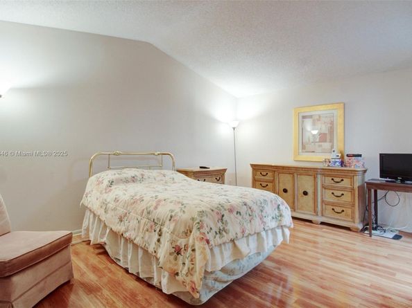 17349 NW 62nd Pl, Hialeah FL 33015