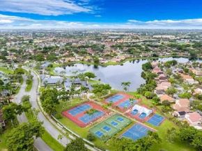 17349 NW 62nd Pl, Hialeah FL 33015
