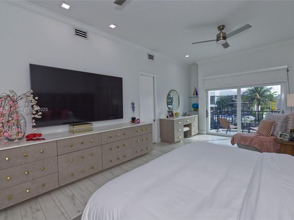 3368 NE 169th St, North Miami Beach FL 33160