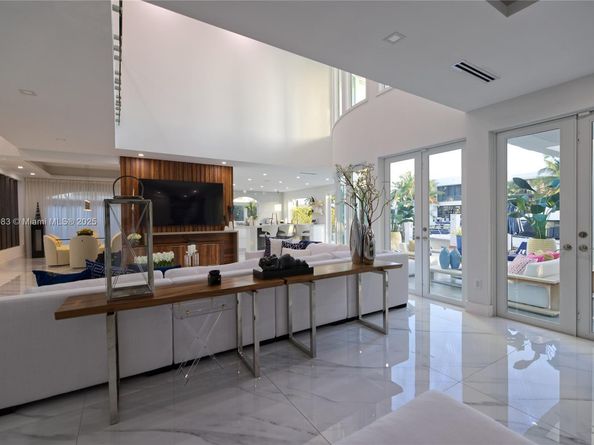 3368 NE 169th St, North Miami Beach FL 33160