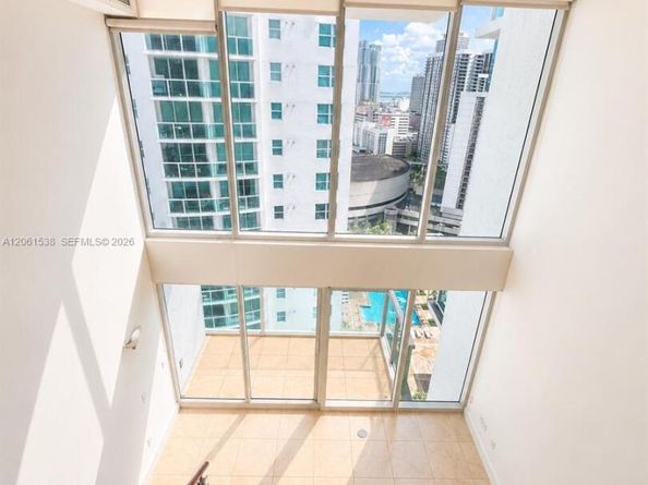 41 SE 5th St 1415, Miami FL 33131