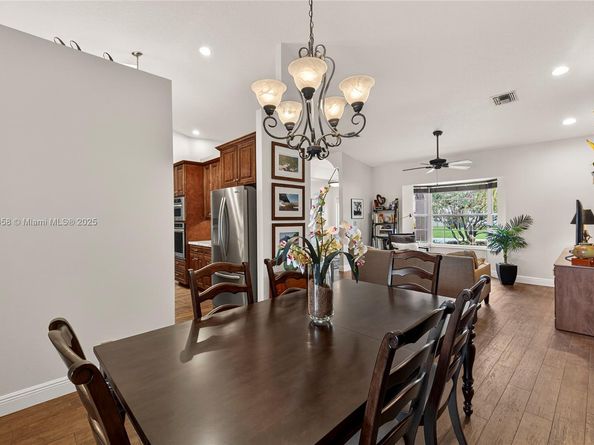 11880 NW 24th St, Plantation FL 33323