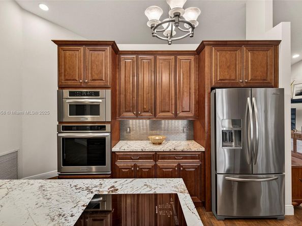 11880 NW 24th St, Plantation FL 33323